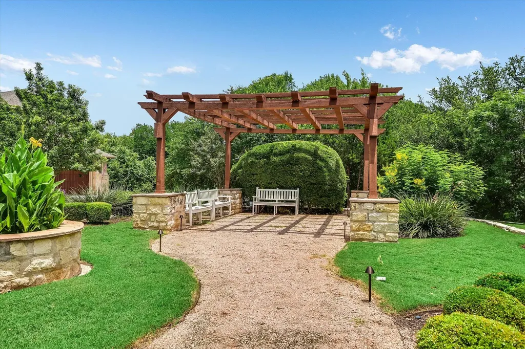 13 Prestonwood Circle Austin TX 78734