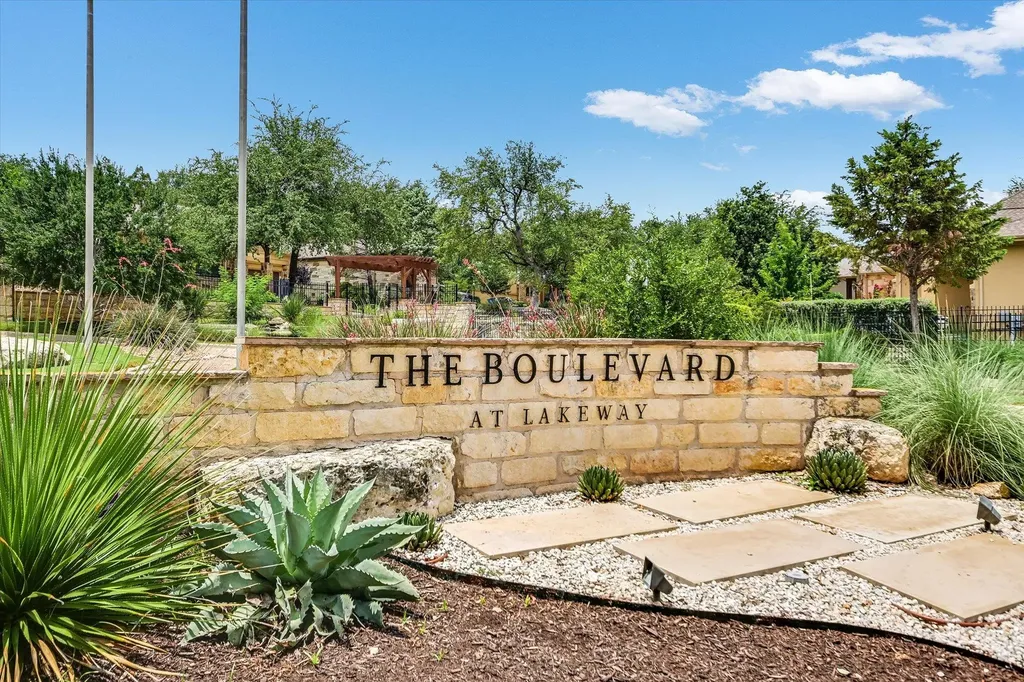 13 Prestonwood Circle Austin TX 78734