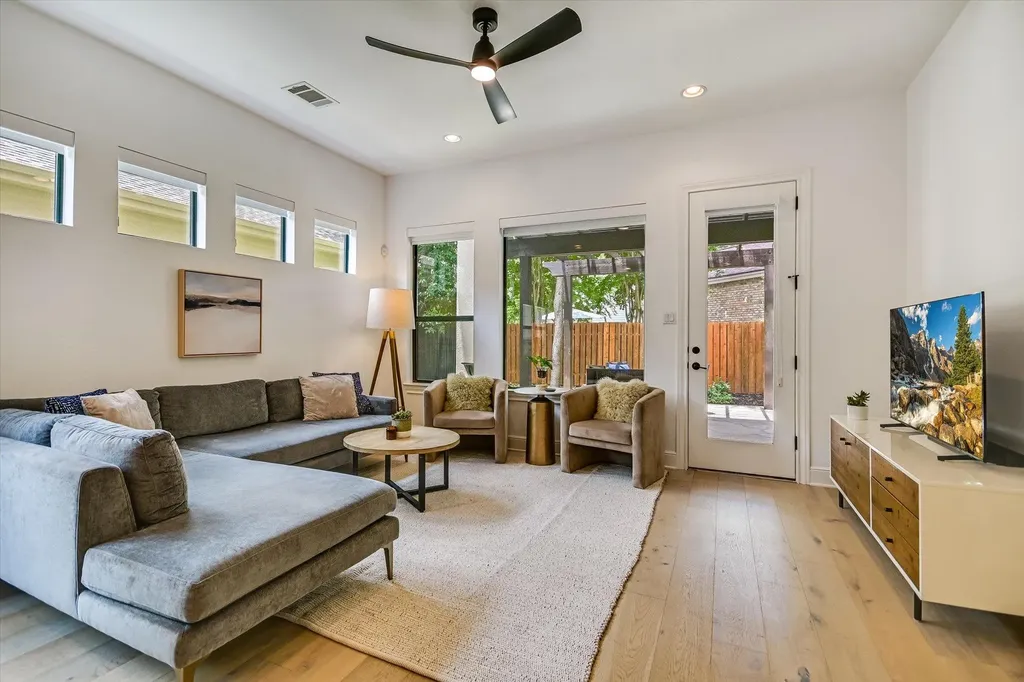 13 Prestonwood Circle Austin TX 78734