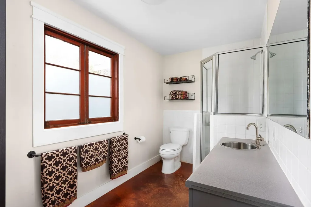 311 E 35th Street Austin TX 78705