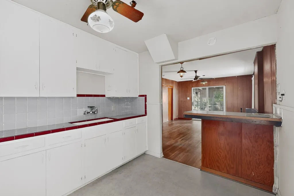 4703 Leslie Avenue Austin TX 78721