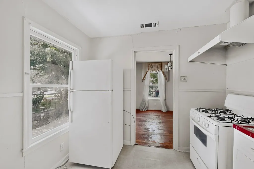 4703 Leslie Avenue Austin TX 78721