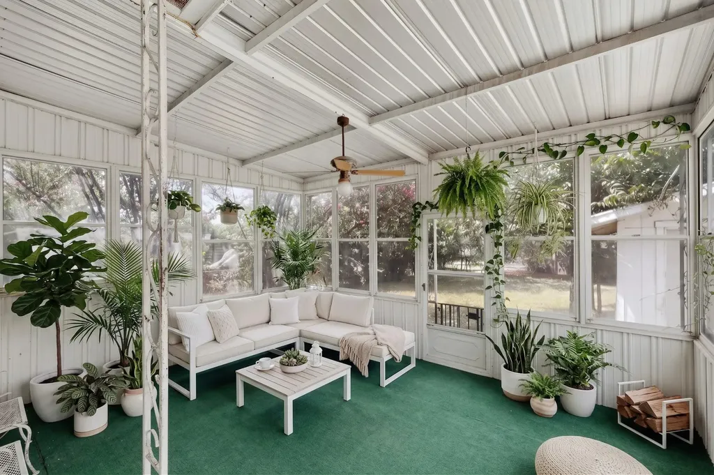4703 Leslie Avenue Austin TX 78721