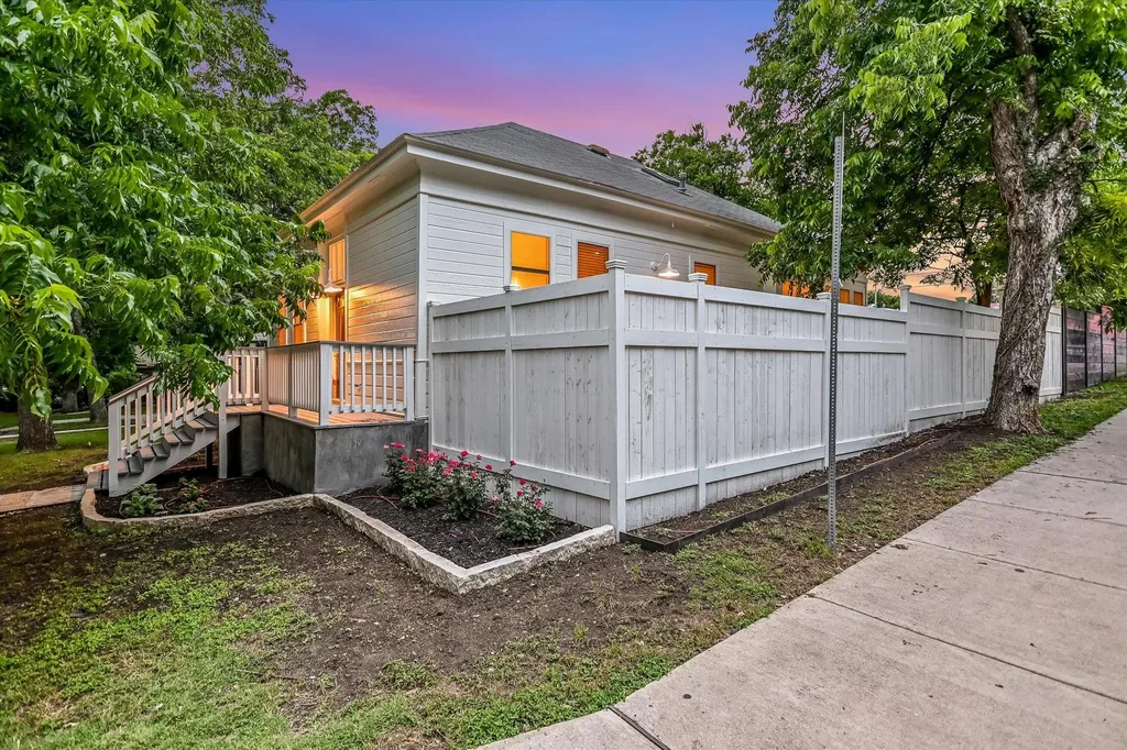1711 Eva Street Austin TX 78704