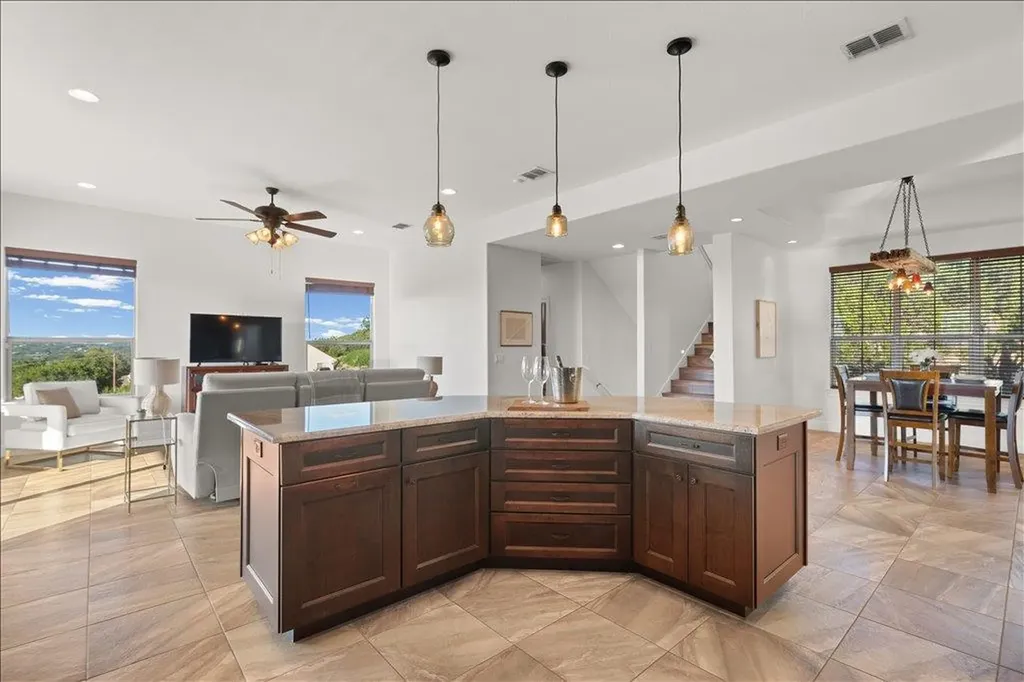406 Rogart Drive Spicewood TX 78669