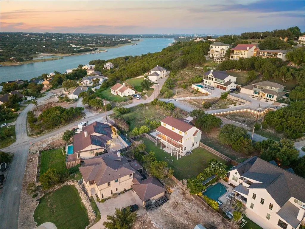 406 Rogart Drive Spicewood TX 78669