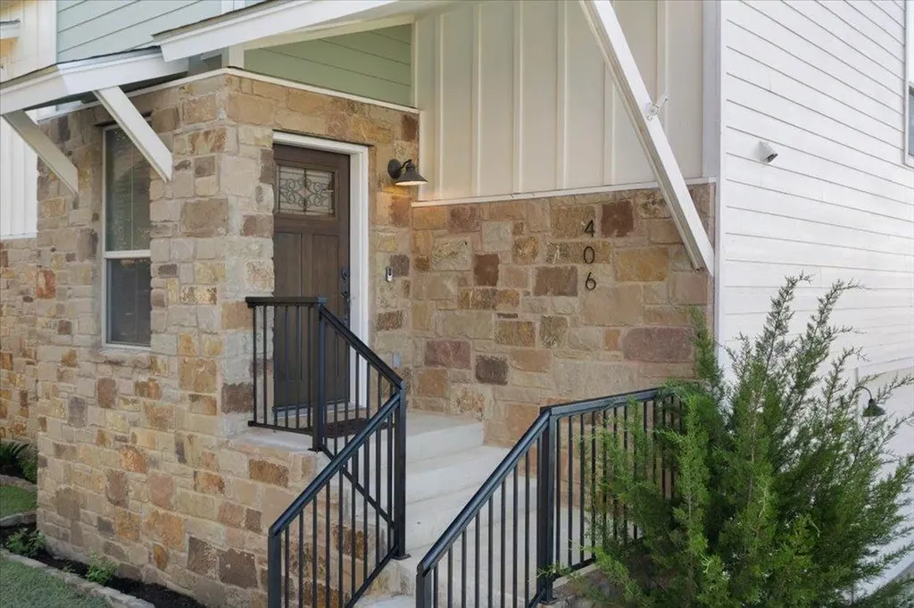 406 Rogart Drive Spicewood TX 78669