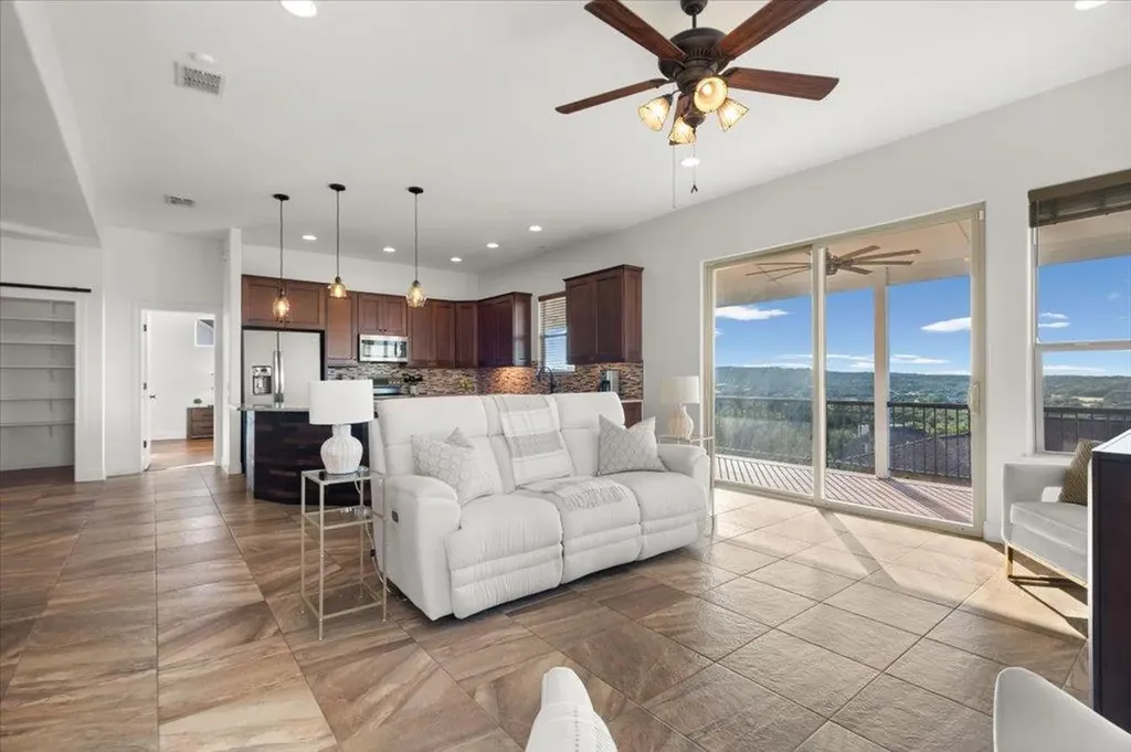 406 Rogart Drive Spicewood TX 78669