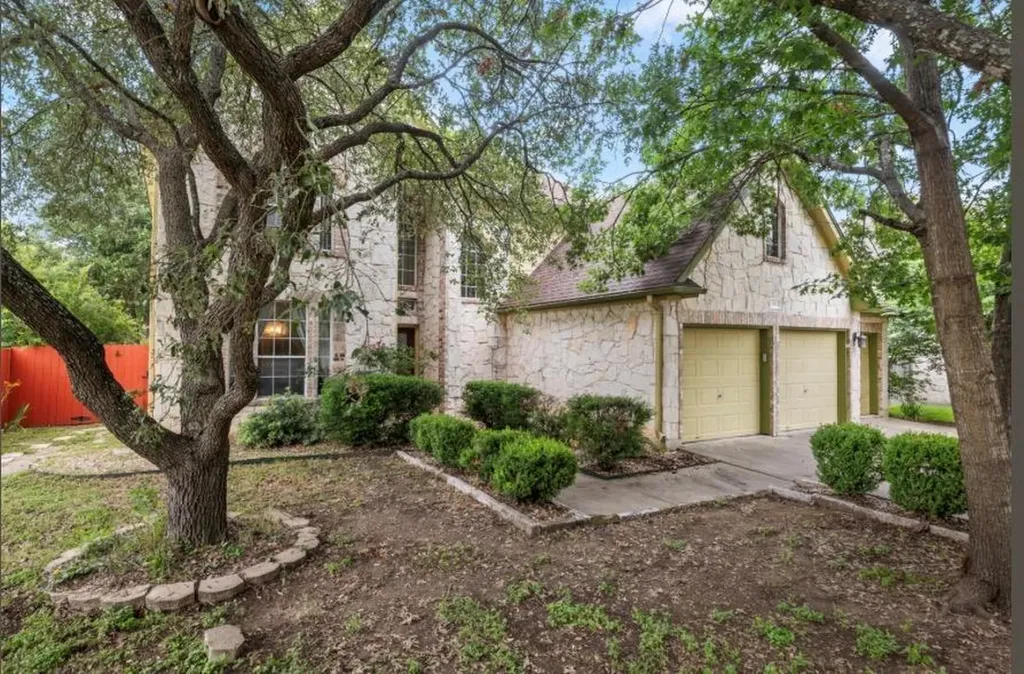 310 N Carriage Hills Drive Georgetown TX 78626