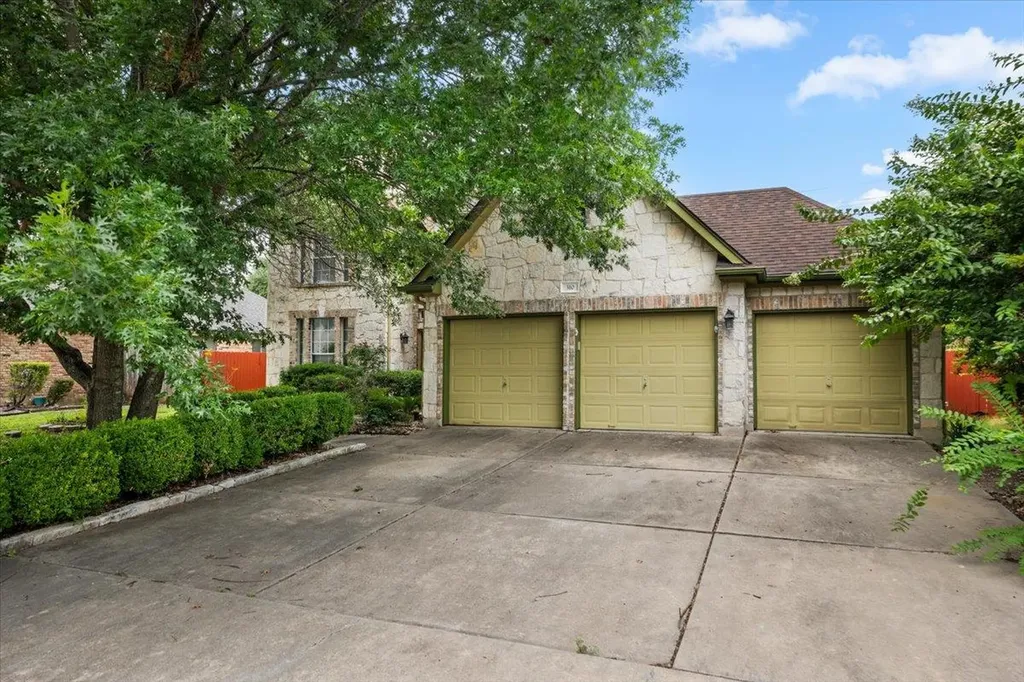 310 N Carriage Hills Drive Georgetown TX 78626