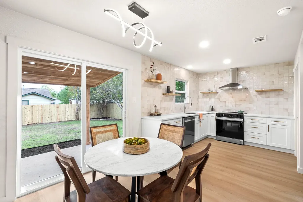 2107 Cindy Lane Austin TX 78727