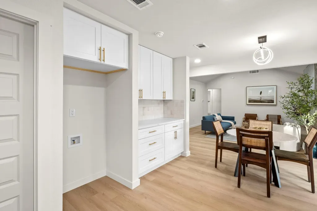 2107 Cindy Lane Austin TX 78727
