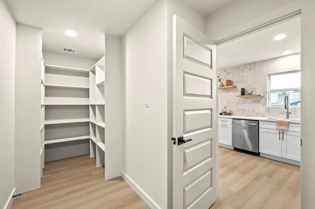 2107 Cindy Lane Austin TX 78727