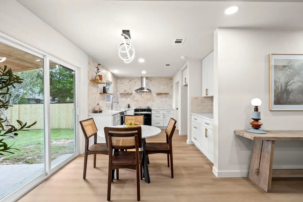 2107 Cindy Lane Austin TX 78727