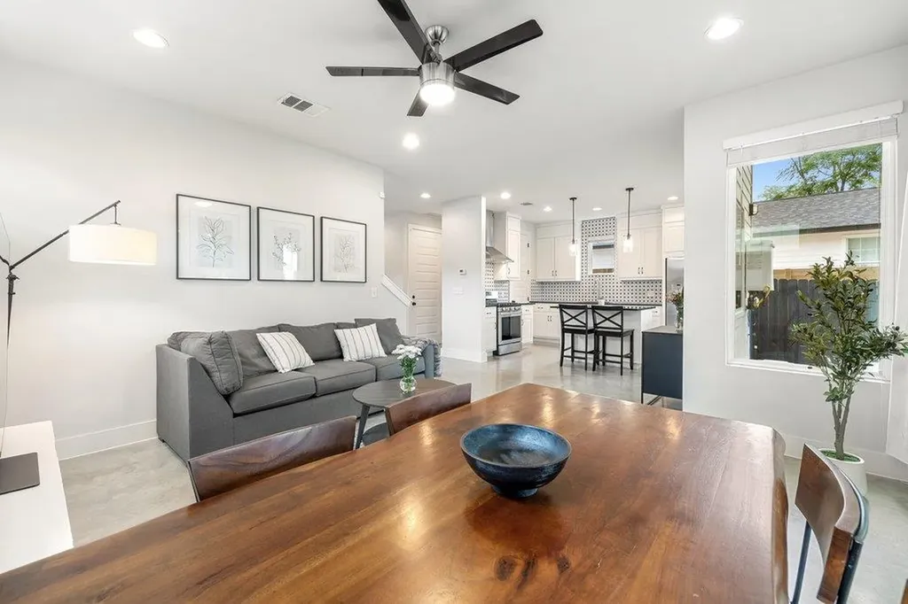 1182 Ridgeway Drive Austin TX 78702