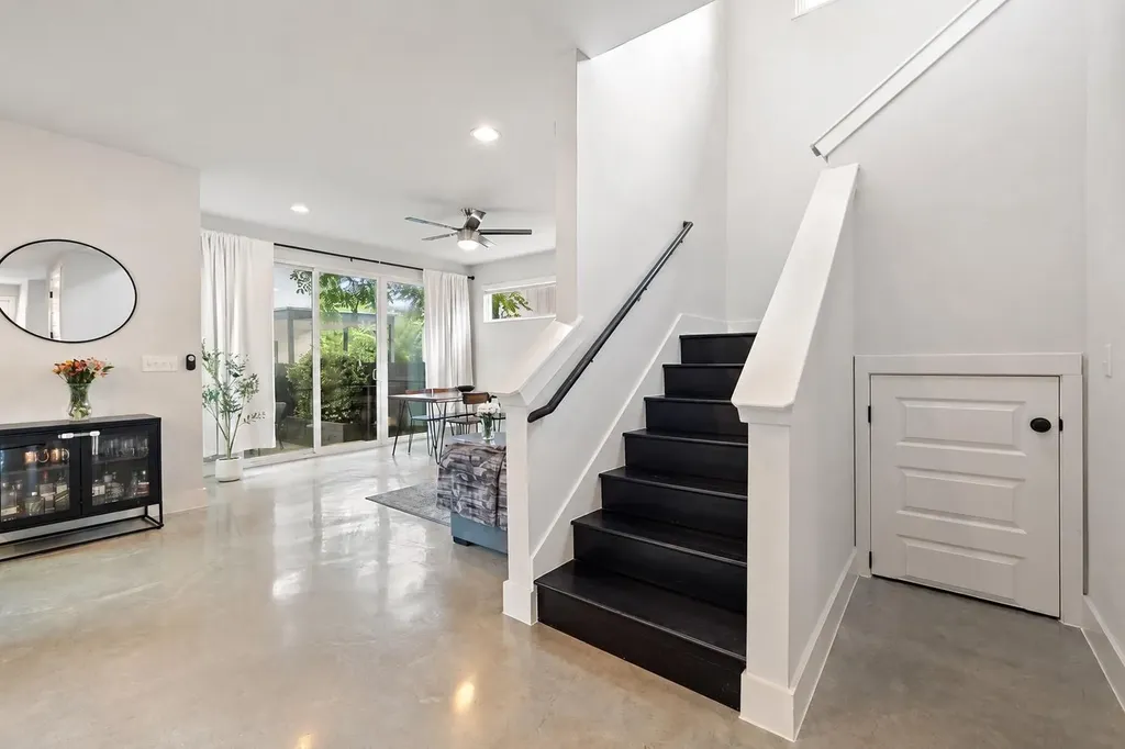 1182 Ridgeway Drive Austin TX 78702