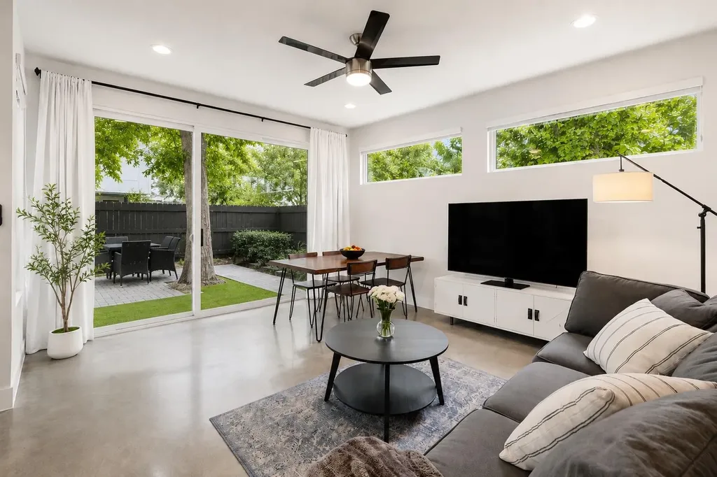 1182 Ridgeway Drive Austin TX 78702