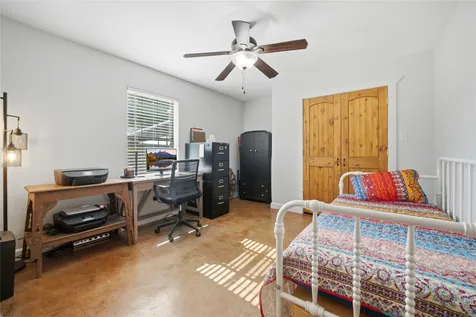 318 Grey Wolf Lane Bastrop TX 78602