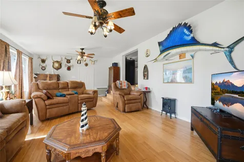 318 Grey Wolf Lane Bastrop TX 78602