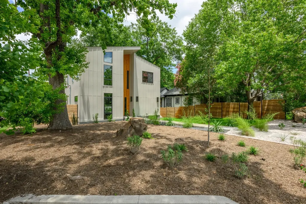 1514 Newton Street Austin TX 78704