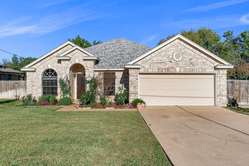 302 Debora Drive Georgetown TX 78628