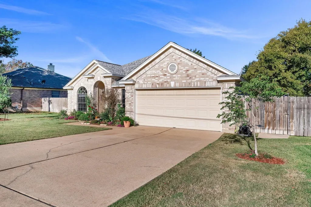 302 Debora Drive Georgetown TX 78628
