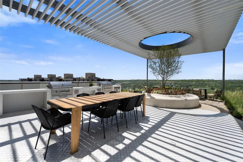 44 East Avenue Austin TX 78701
