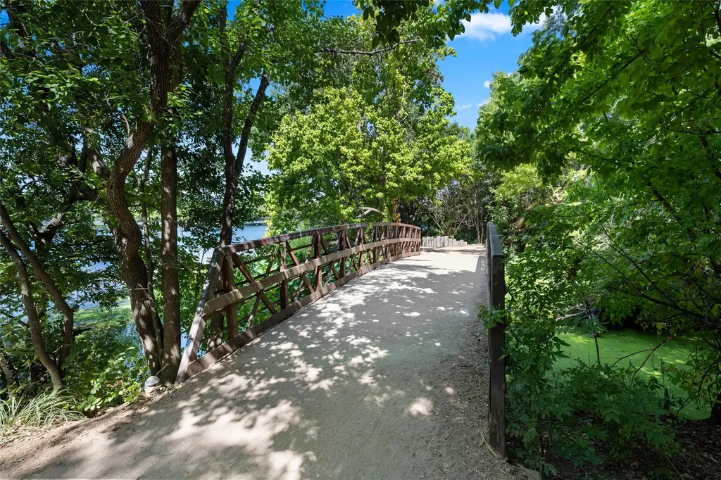 44 East Avenue Austin TX 78701