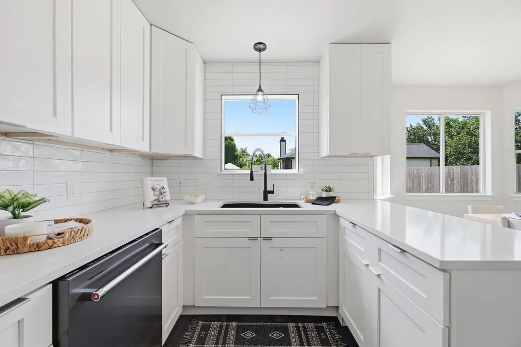 1504 Waterfall Avenue Leander TX 78641