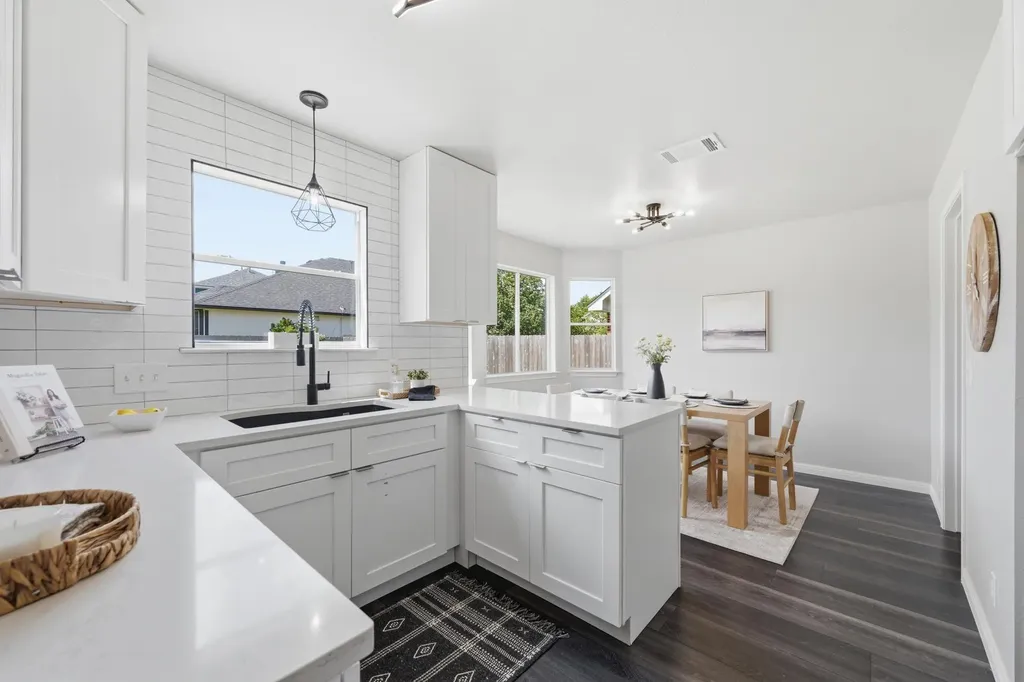 1504 Waterfall Avenue Leander TX 78641