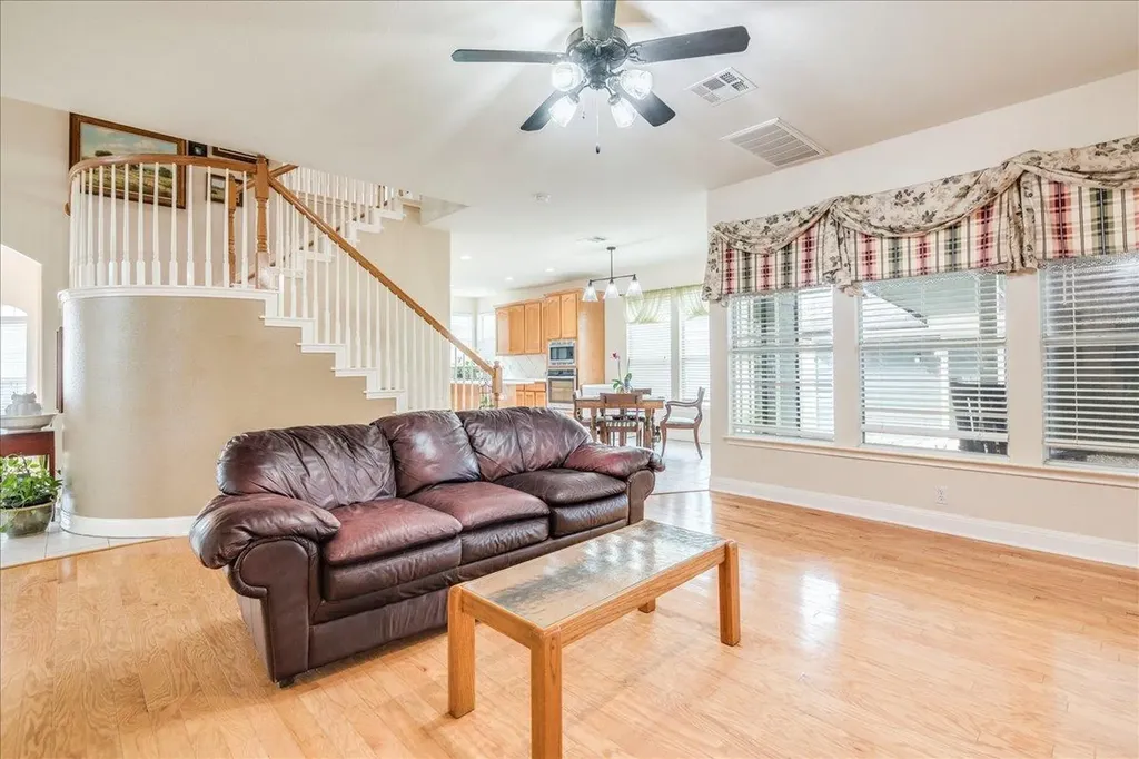 1077 Fairway Kyle TX 78640