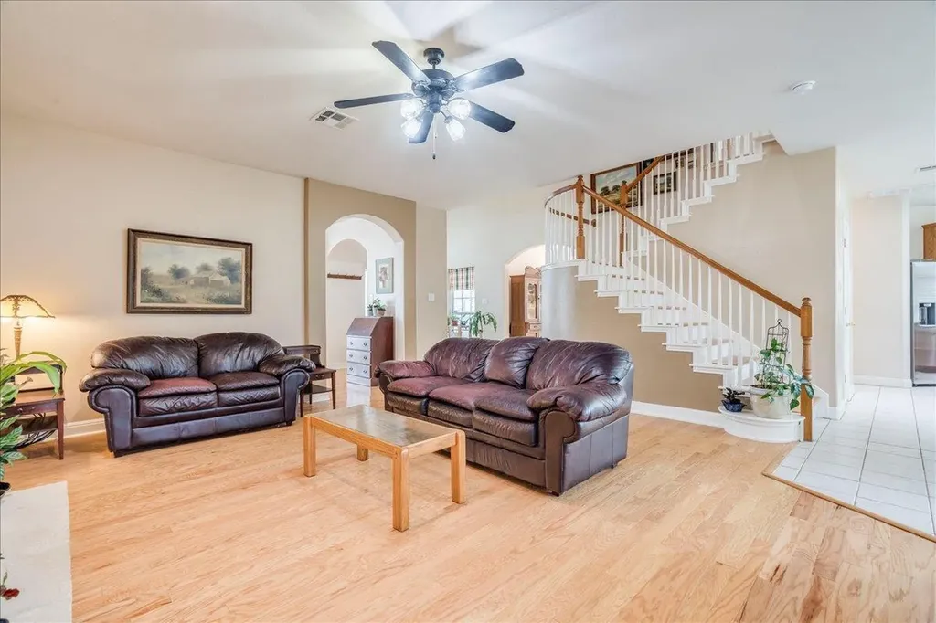 1077 Fairway Kyle TX 78640
