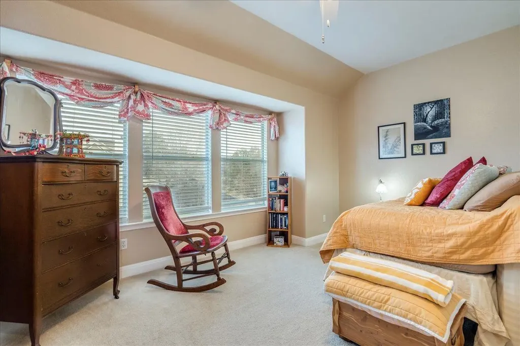 1077 Fairway Kyle TX 78640