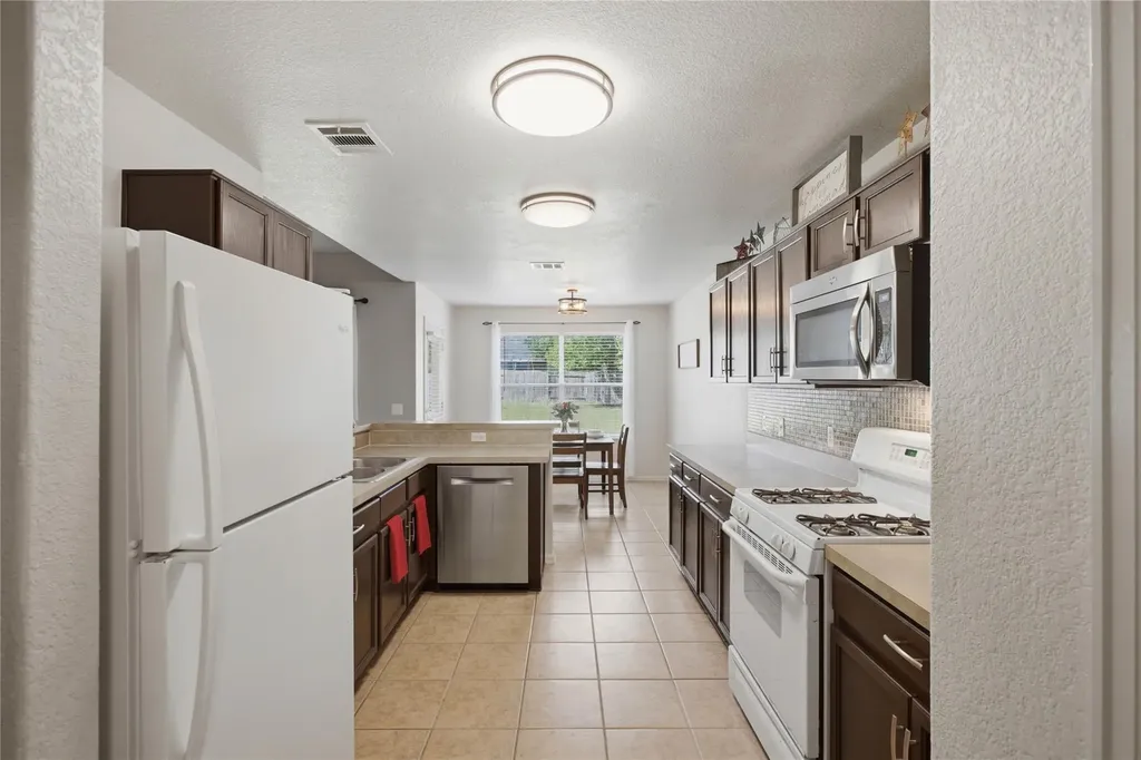 664 Hometown Parkway Kyle TX 78640