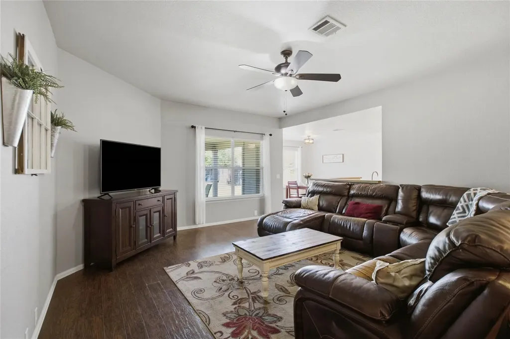 664 Hometown Parkway Kyle TX 78640