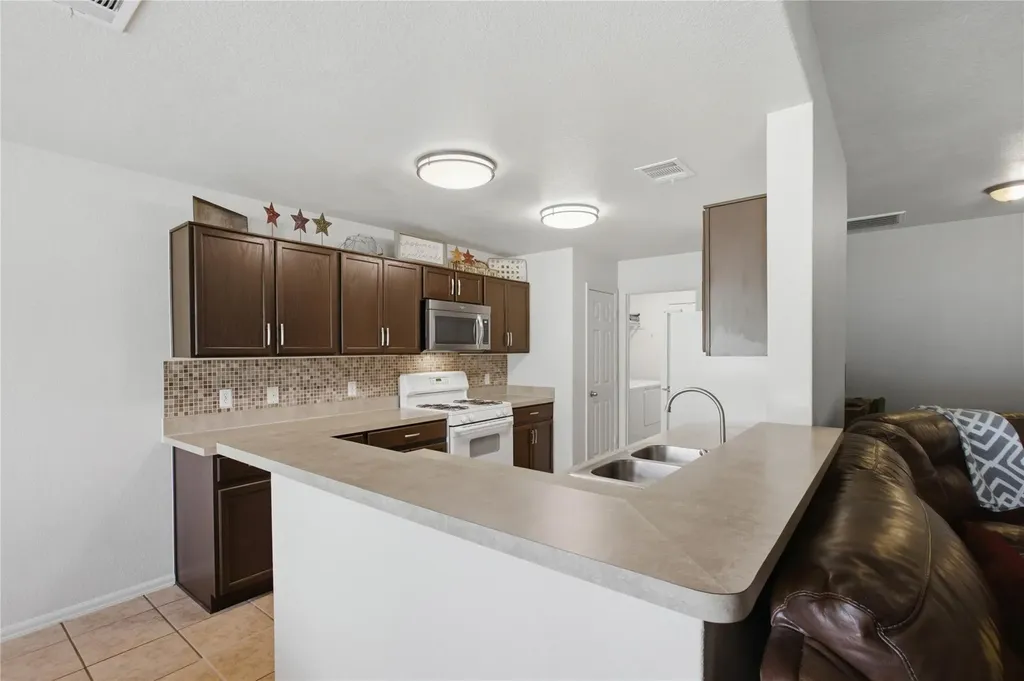 664 Hometown Parkway Kyle TX 78640