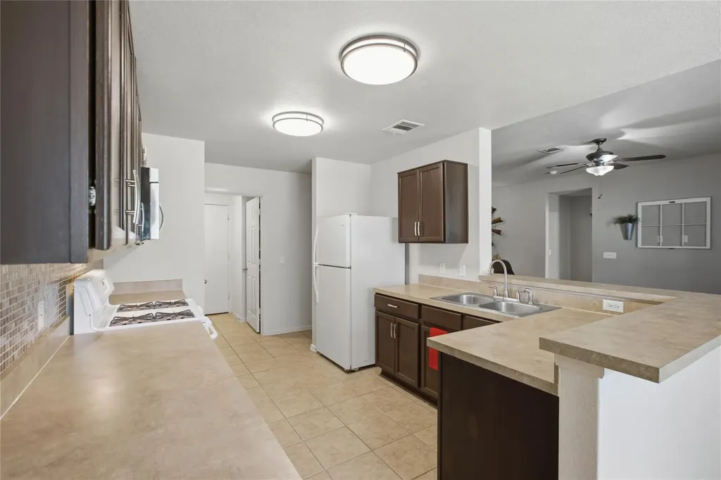 664 Hometown Parkway Kyle TX 78640