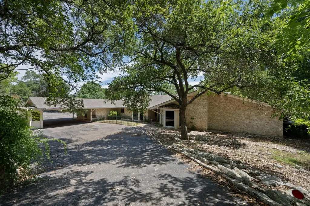 818 Sunfish Street Austin TX 78734