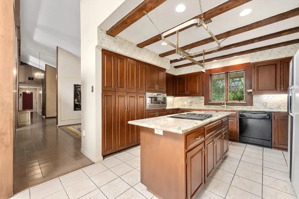 818 Sunfish Street Austin TX 78734