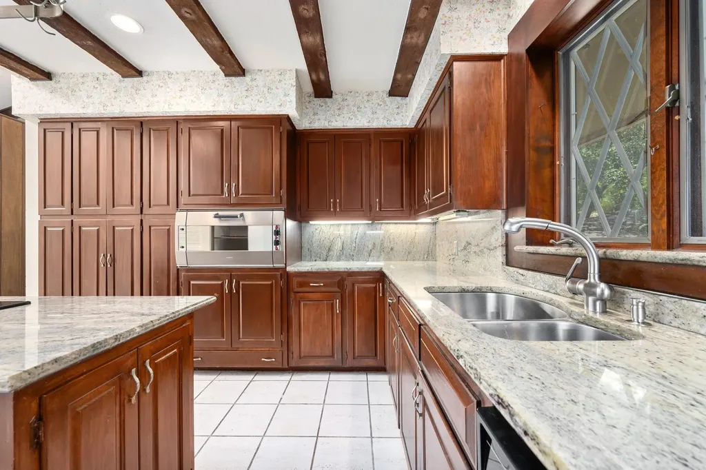 818 Sunfish Street Austin TX 78734