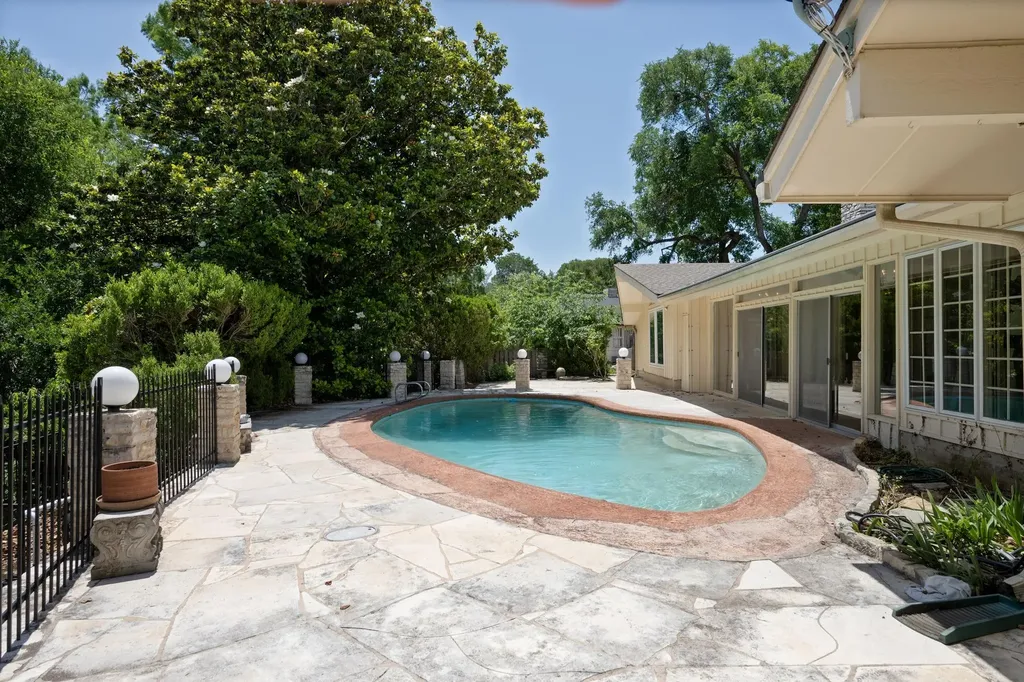 818 Sunfish Street Austin TX 78734