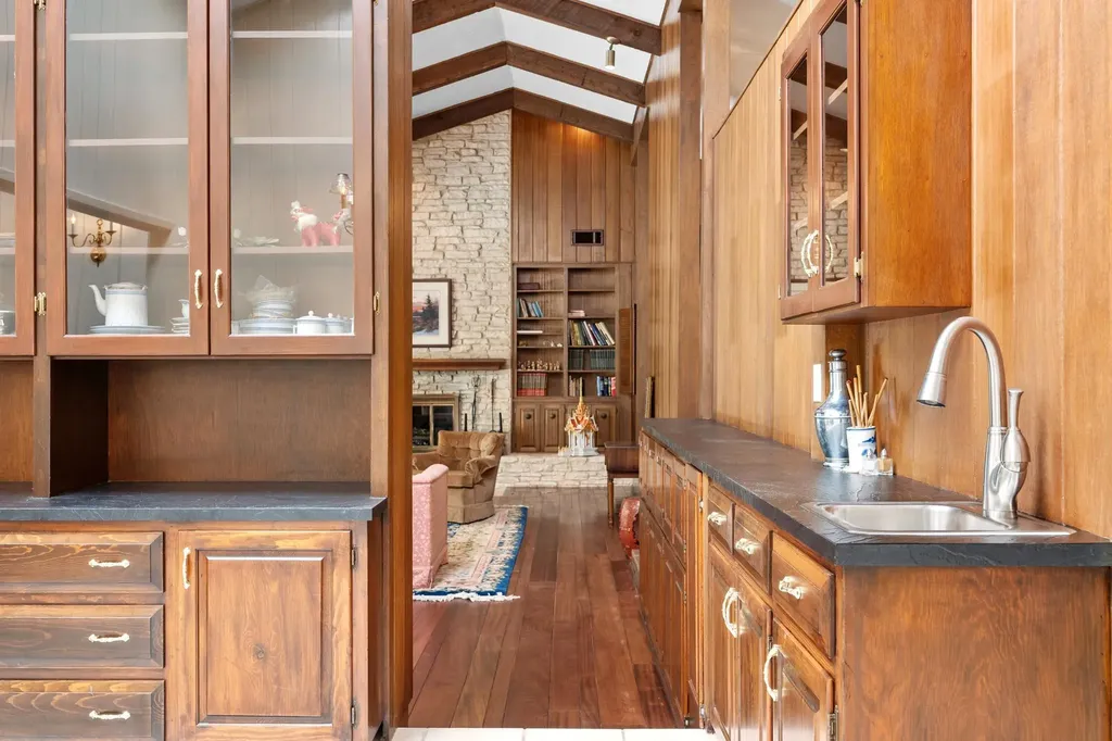 818 Sunfish Street Austin TX 78734