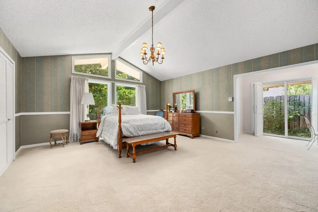 818 Sunfish Street Austin TX 78734