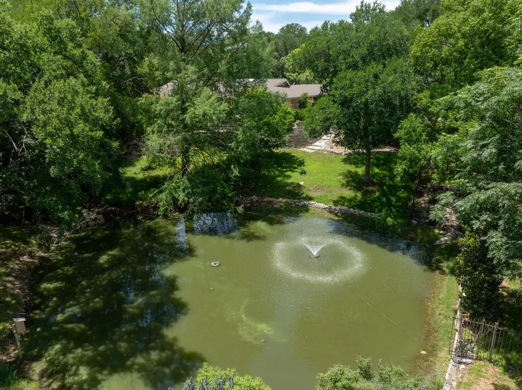 818 Sunfish Street Austin TX 78734