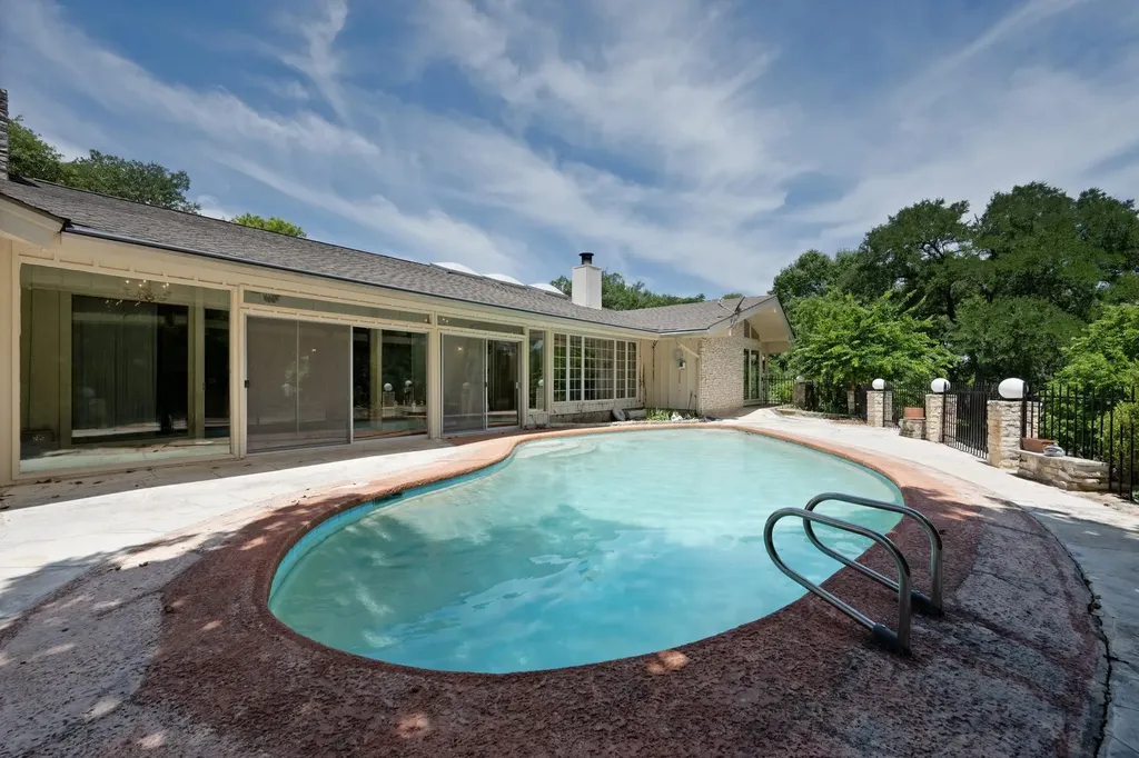 818 Sunfish Street Austin TX 78734