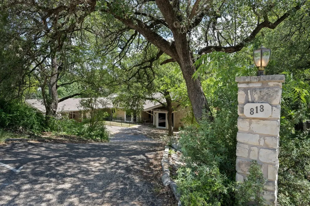 818 Sunfish Street Austin TX 78734