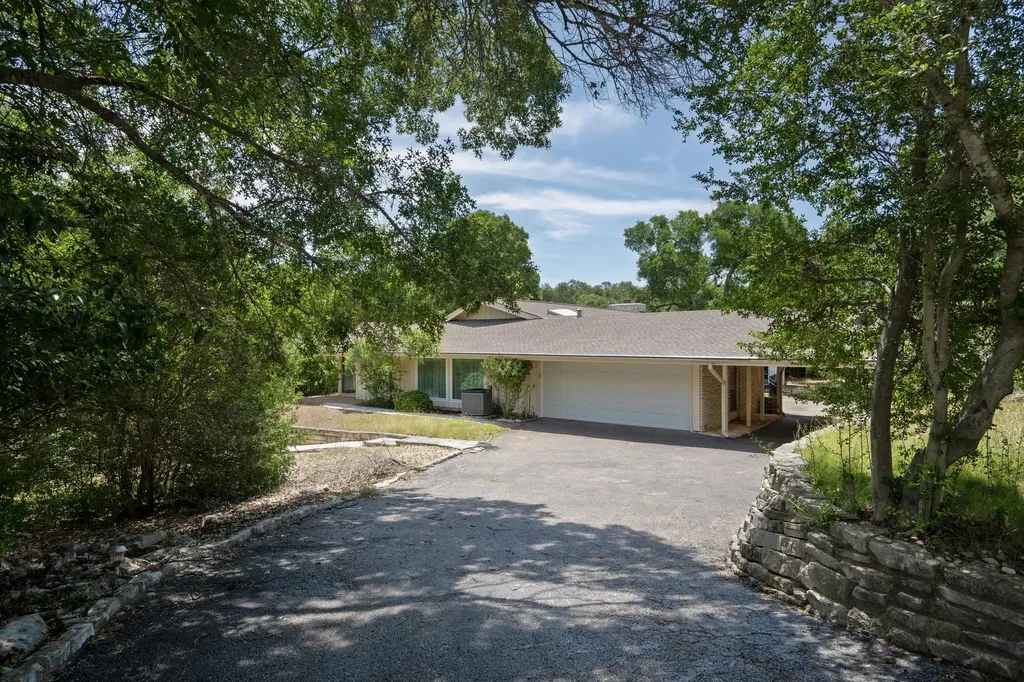 818 Sunfish Street Austin TX 78734