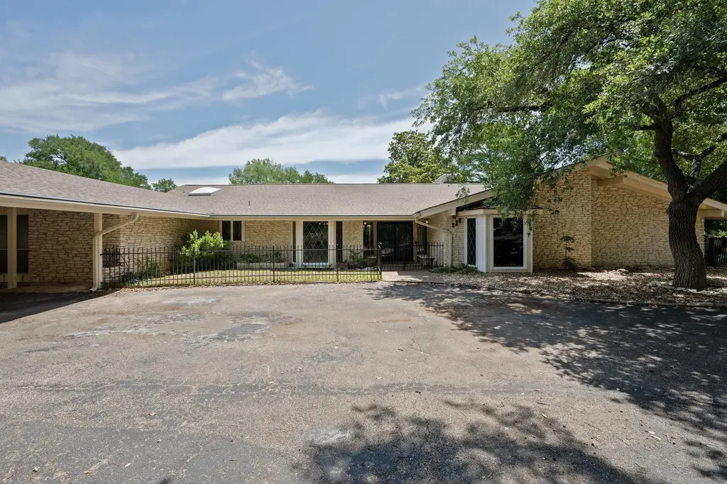 818 Sunfish Street Austin TX 78734