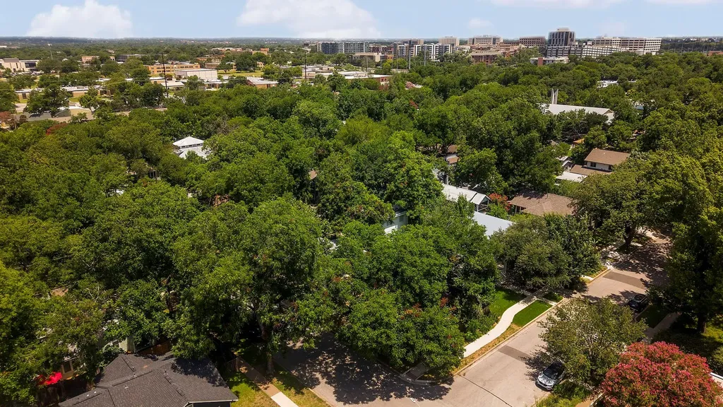 304 W 42nd Street Austin TX 78751
