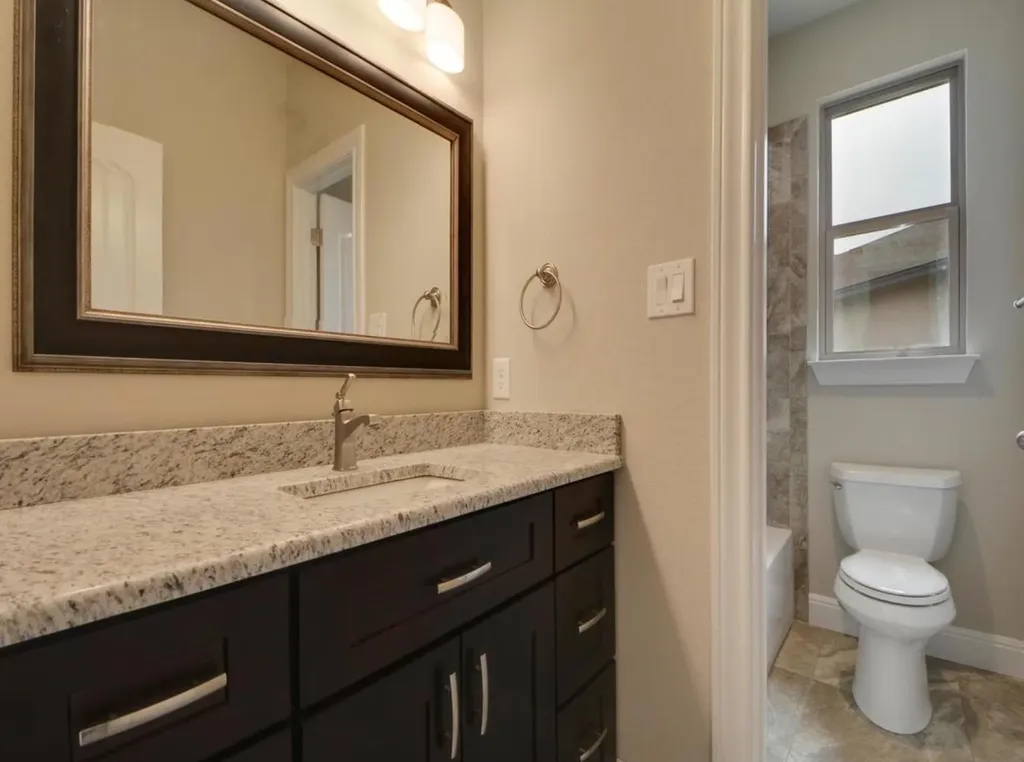 208 Venture Boulevard S Point Venture TX 78645